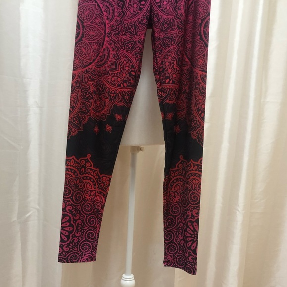 ❗️BOGO❗️Women’s leggings - Picture 6 of 7